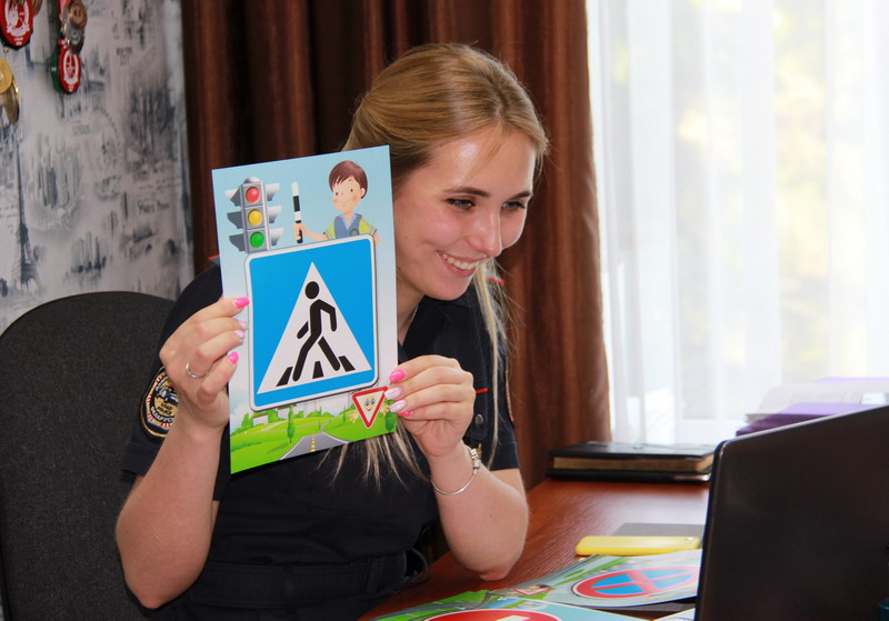 Cотрудники ГАИ Могилевской области проводят профилактическую работу с детьми по Skype