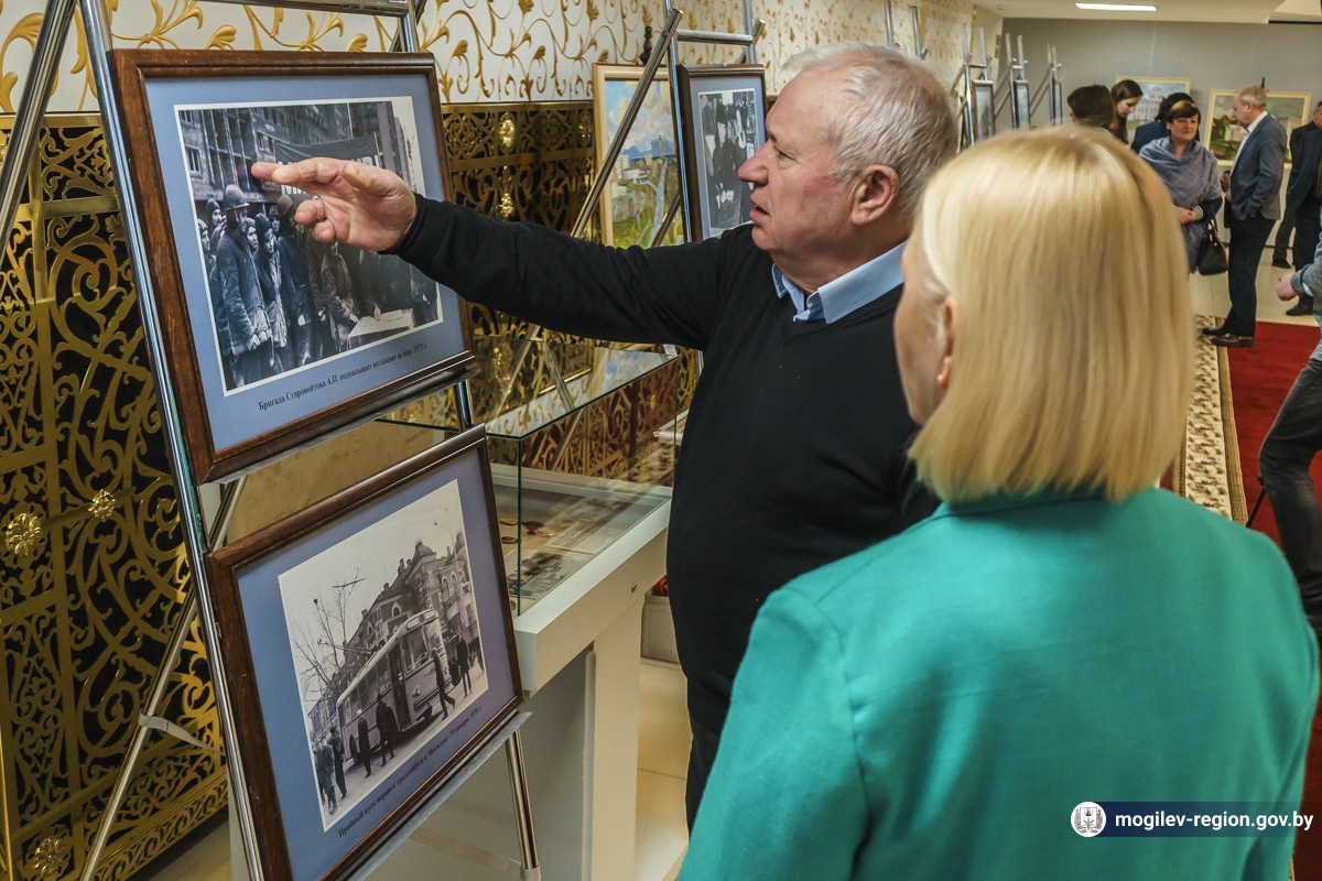 Выставка, посвященная 85-летию образования Могилевской области, открылась во Дворце культуры области