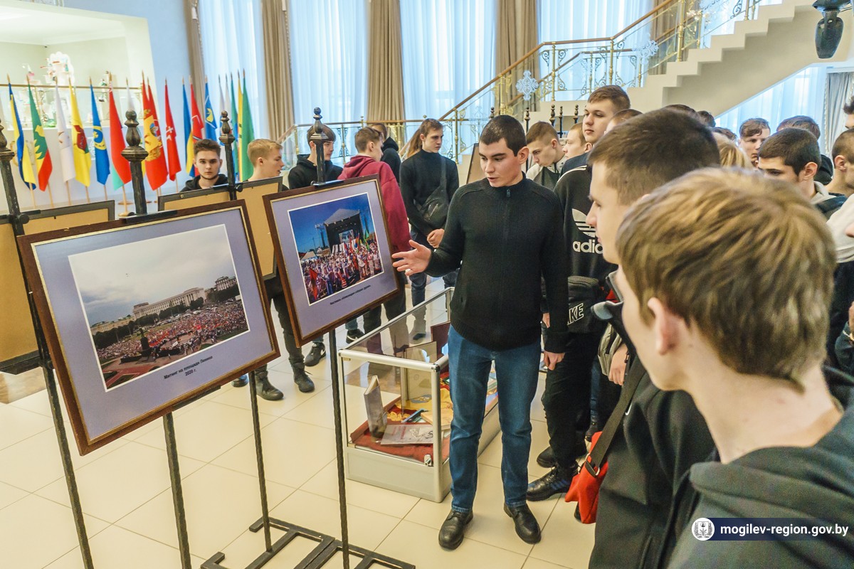 Выставка, посвященная 85-летию образования Могилевской области, открылась во Дворце культуры области