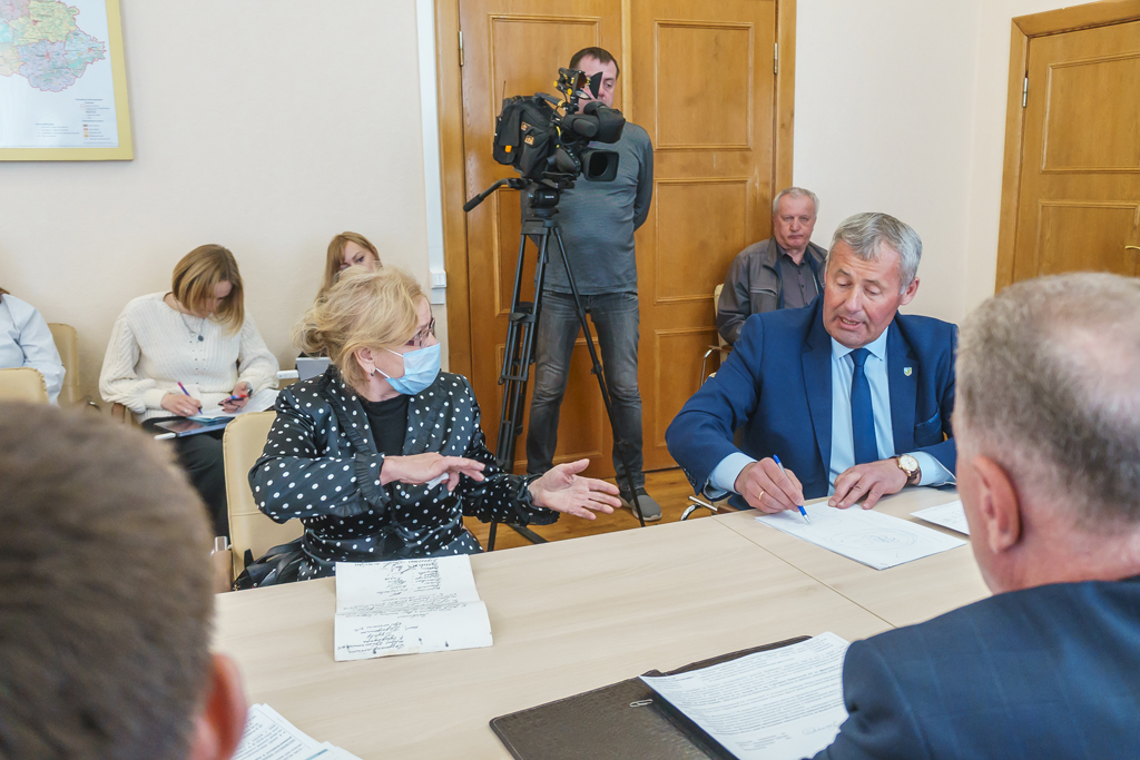 Анатолий Исаченко провел личный прием граждан в Могилеве