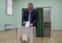 Голосует Владимир Цумарев