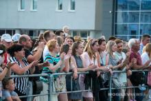 Концерт возле «Атриума»