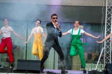 Концерт возле «Атриума»