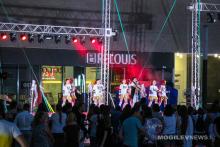 Концерт возле «Атриума»