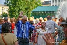 Танцевальный вечер отдыха у фонтанов